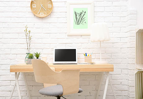 Arbeitszimmer-einrichten-Tisch-Stuhl