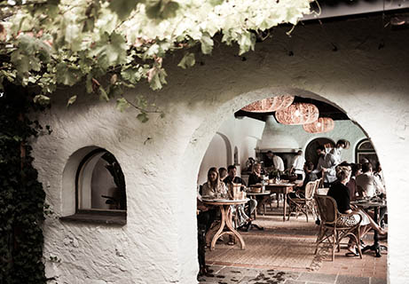 Design-Hotel-Villa-Arnika-Südtirol-Frühstück